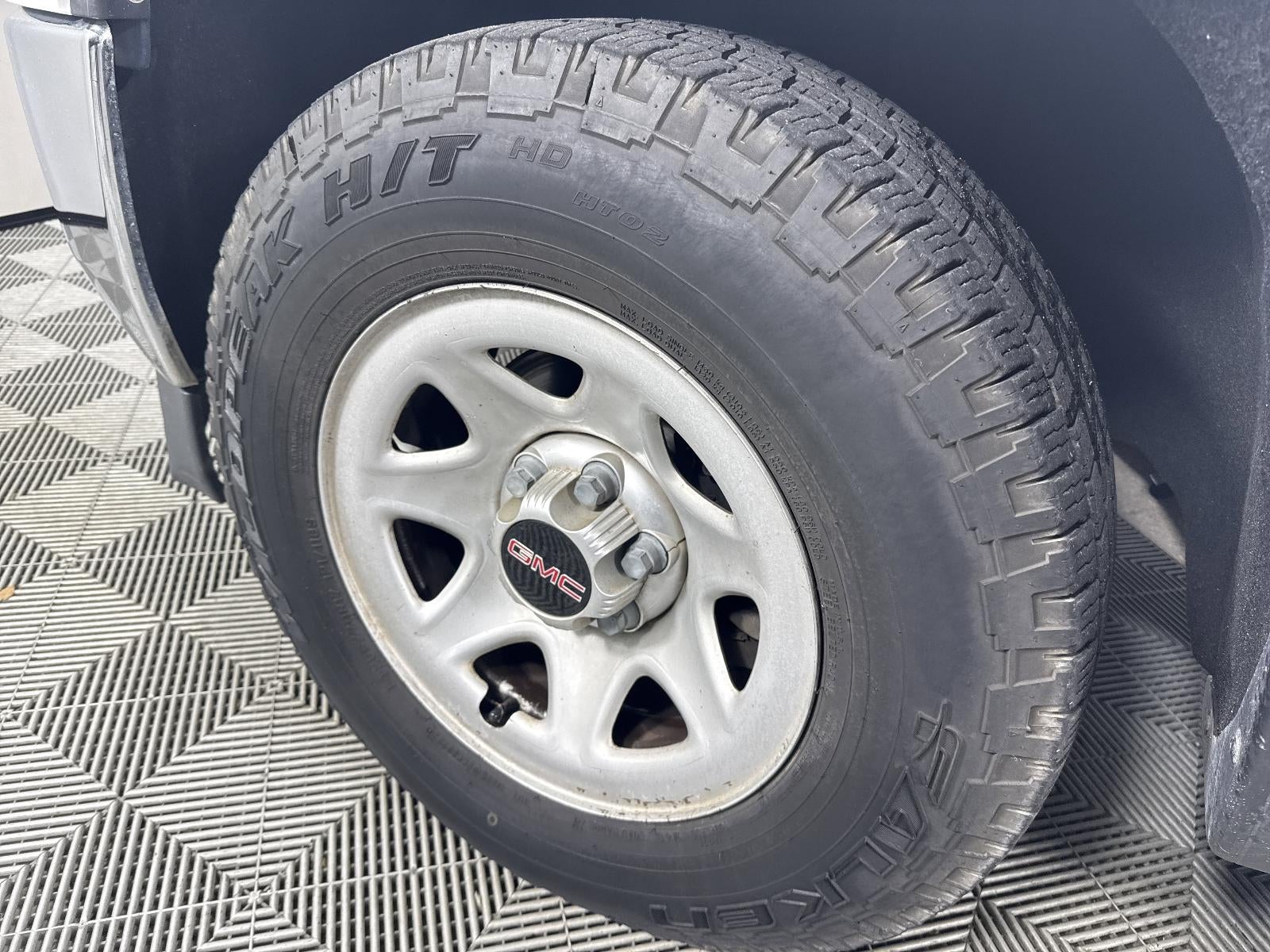 2016 GMC Sierra 1500 2WD Reg Cab 133.0"