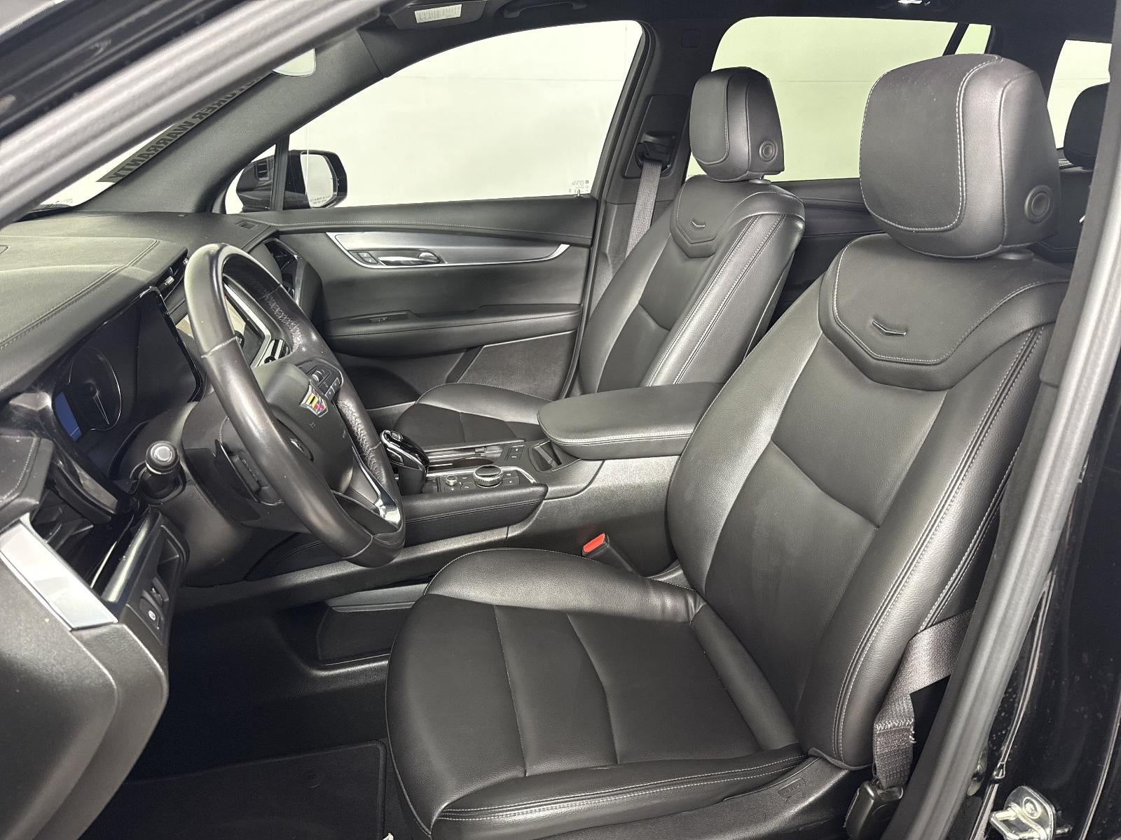 2025 Cadillac XT6 Luxury