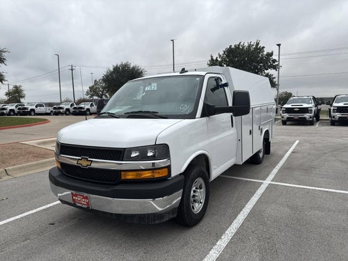 2025 Chevrolet Express Cutaway 3500 Base