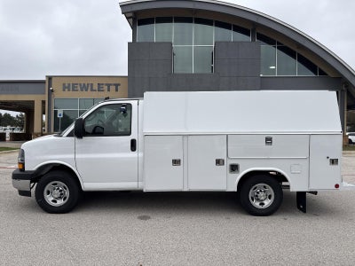 2025 Chevrolet Express Cutaway 3500 Base