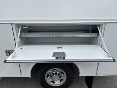 2025 Chevrolet Express Cutaway 3500 Base