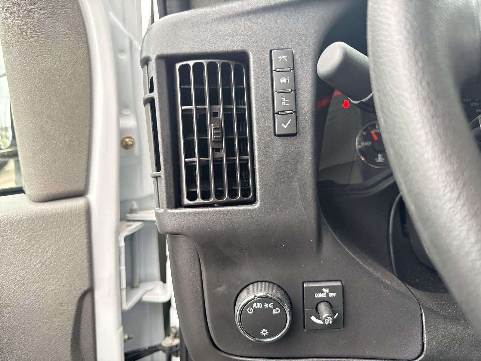 2025 Chevrolet Express Cutaway 3500 Base