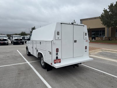 2025 Chevrolet Express Cutaway 3500 Base