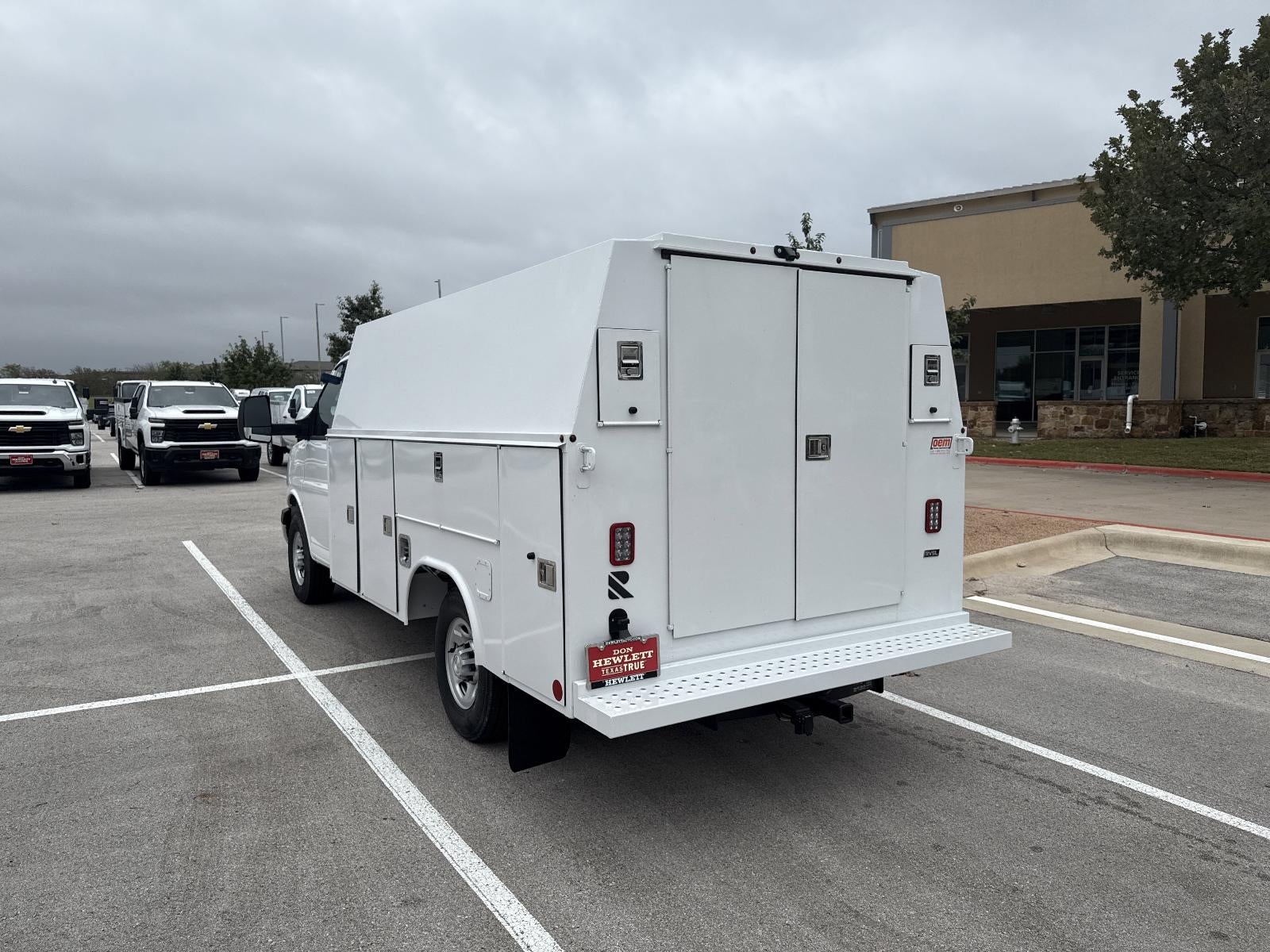 2025 Chevrolet Express Cutaway 3500 Base