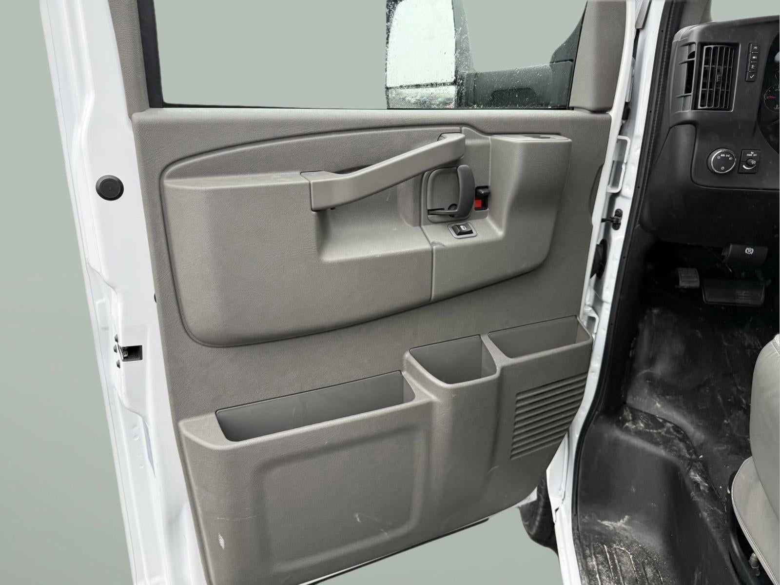 2024 Chevrolet Express Cutaway 3500 Base