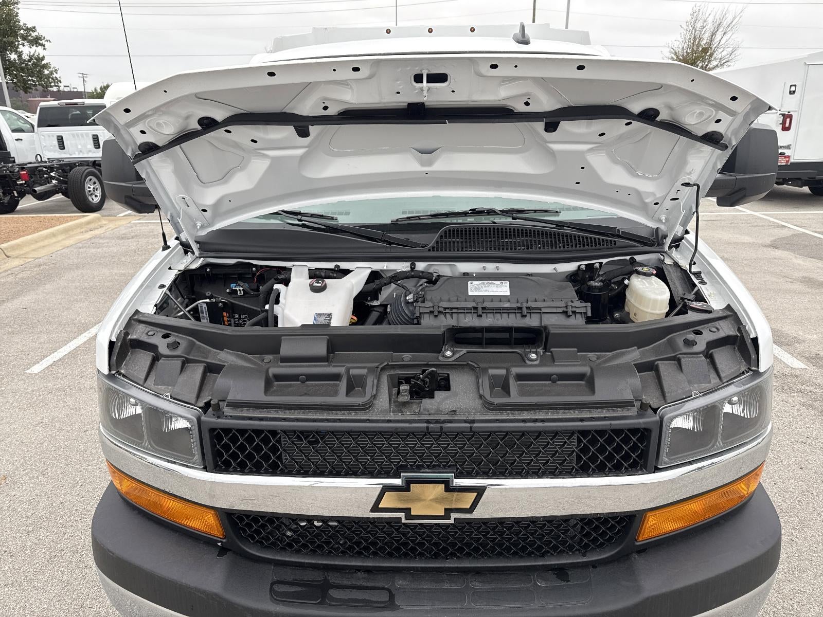 2025 Chevrolet Express Cutaway 3500 Base