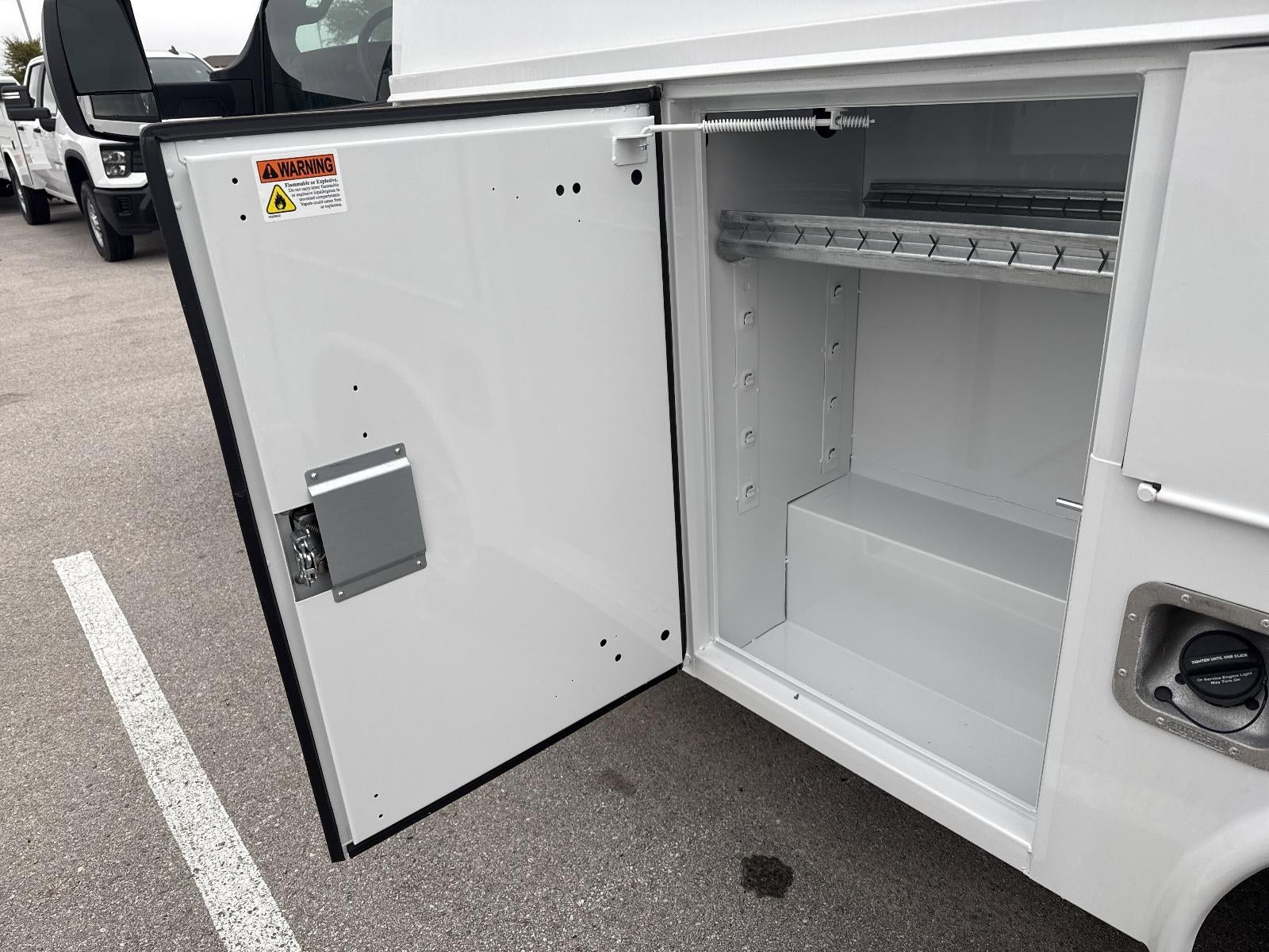 2025 Chevrolet Express Cutaway 3500 Base