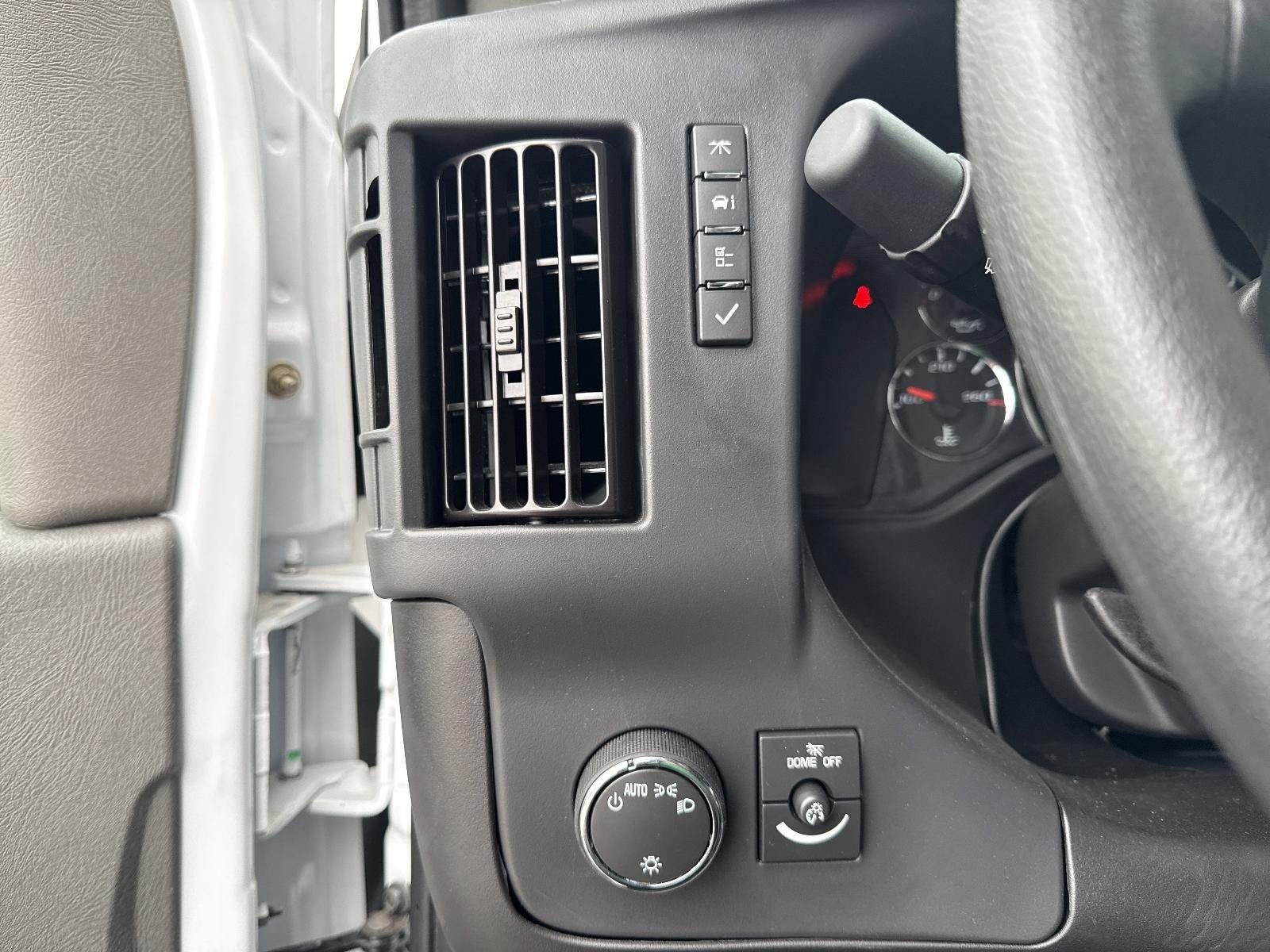 2025 Chevrolet Express Cutaway 3500 Base