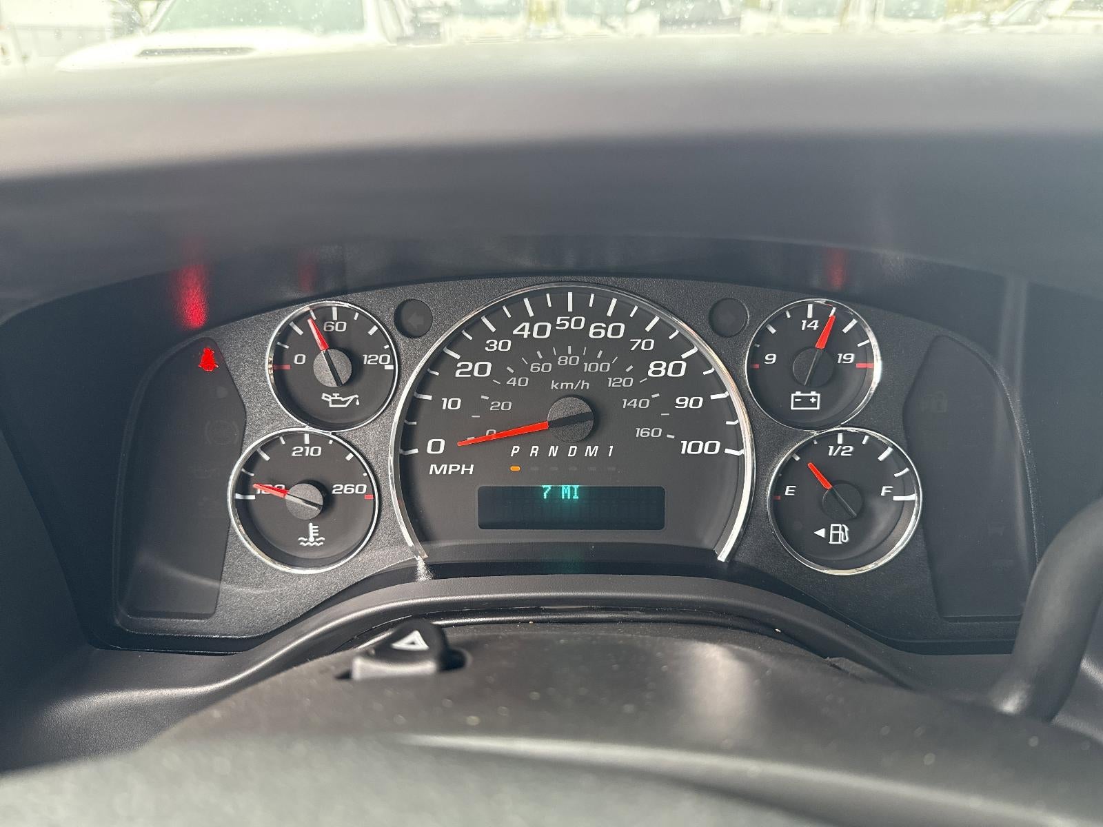 2025 Chevrolet Express Cutaway 3500 Base