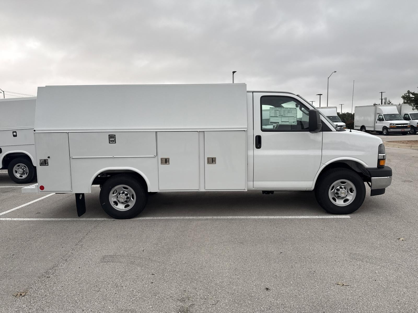 2025 Chevrolet Express Cutaway 3500 Base
