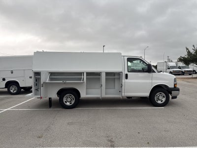 2025 Chevrolet Express Cutaway 3500 Base