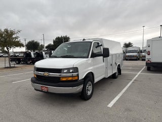 2025 Chevrolet Express Cutaway 3500 Base