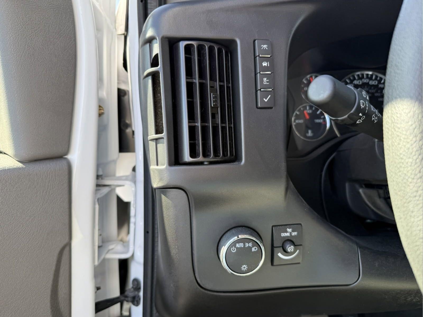 2024 Chevrolet Express Cutaway 3500 Base