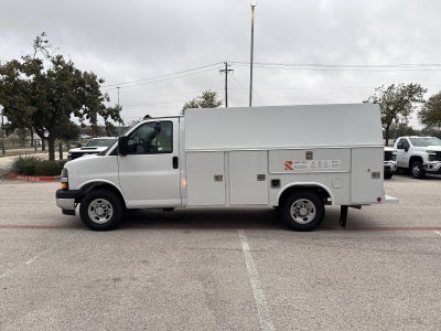 2025 Chevrolet Express Cutaway 3500 Base