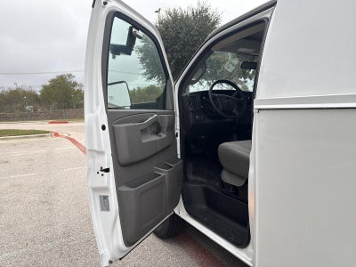2025 Chevrolet Express Cutaway 3500 Base