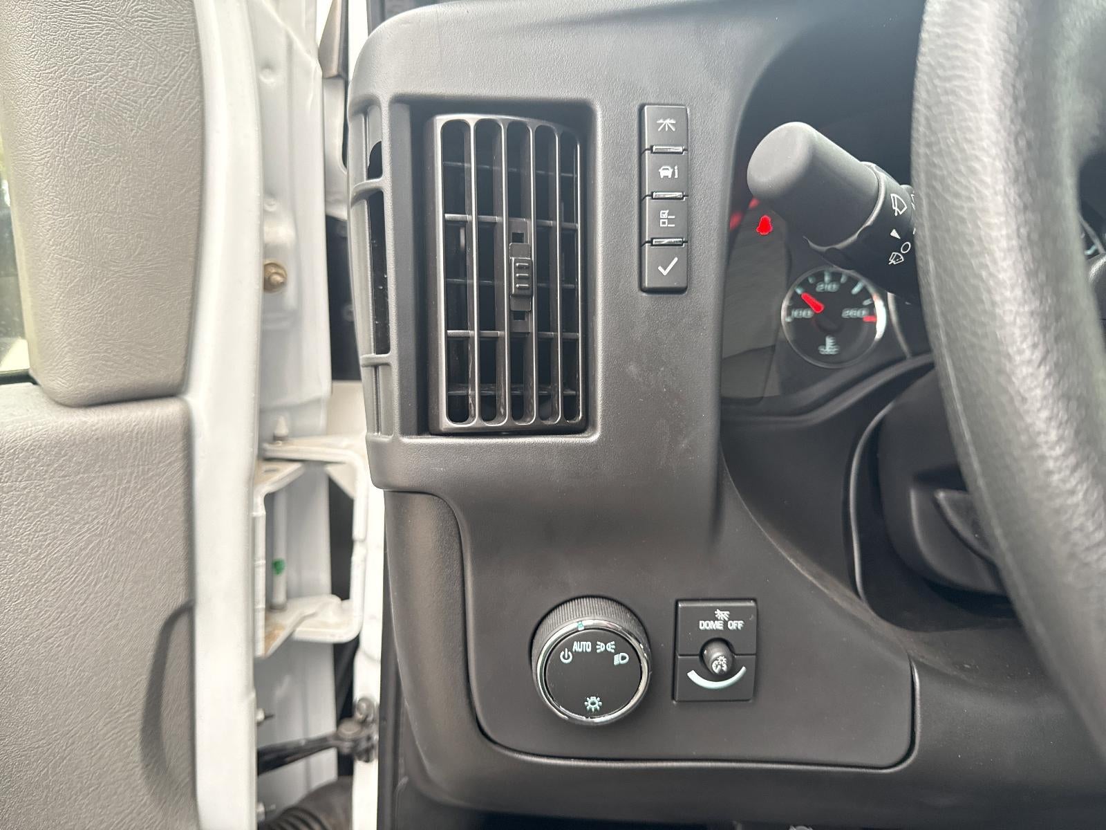 2025 Chevrolet Express Cutaway 3500 Base