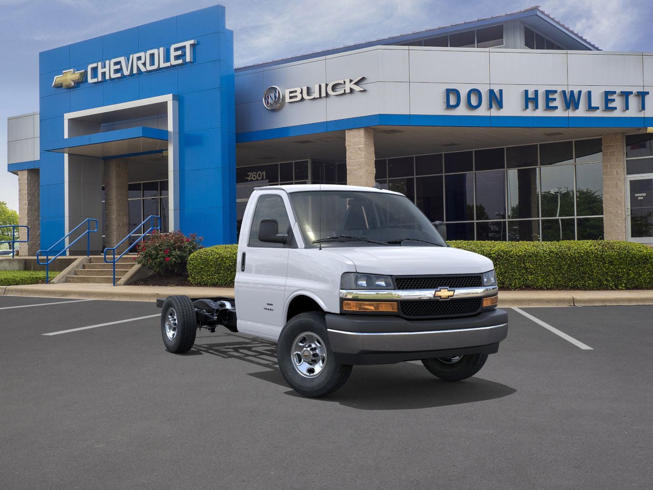 2025 Chevrolet Express Cutaway 3500 Base