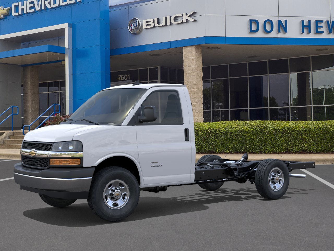 2025 Chevrolet Express Cutaway 3500 Base