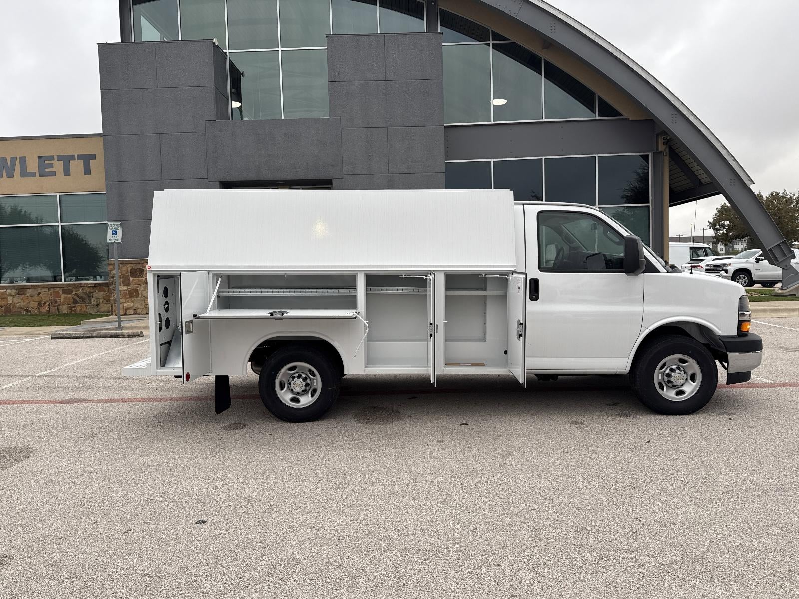 2025 Chevrolet Express Cutaway 3500 Base