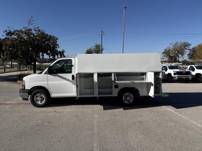 2025 Chevrolet Express Cutaway 3500 Base