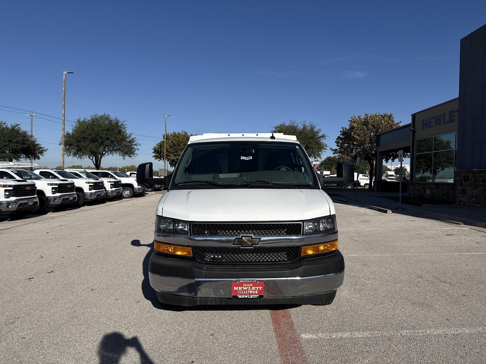 2025 Chevrolet Express Cutaway 3500 Base