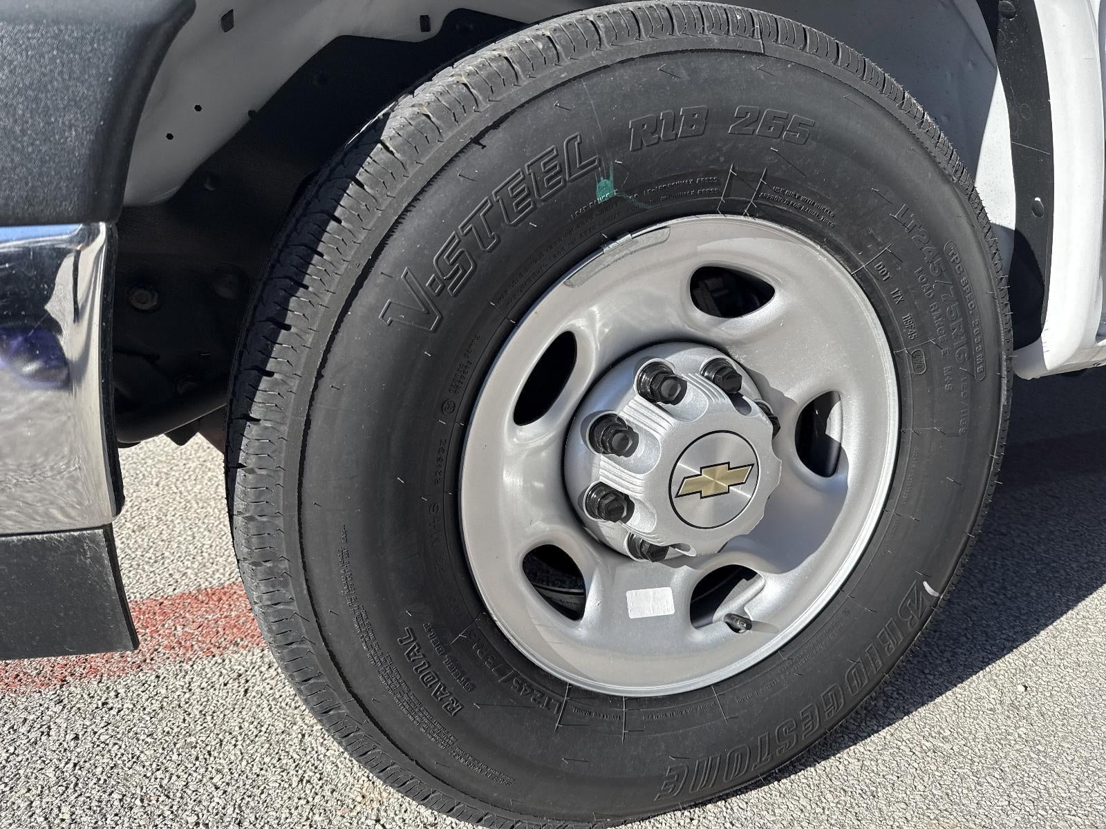 2025 Chevrolet Express Cutaway 3500 Base