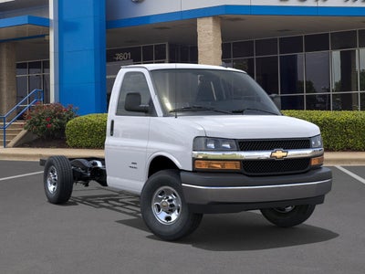 2025 Chevrolet Express Cutaway 3500 Base