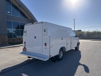 2025 Chevrolet Express Cutaway 3500 Base