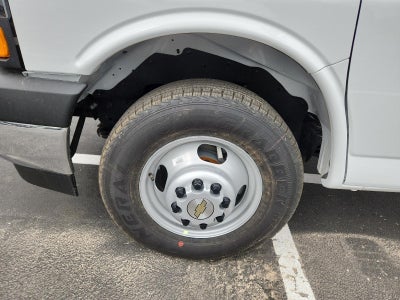 2025 Chevrolet Express Cutaway 4500 Base