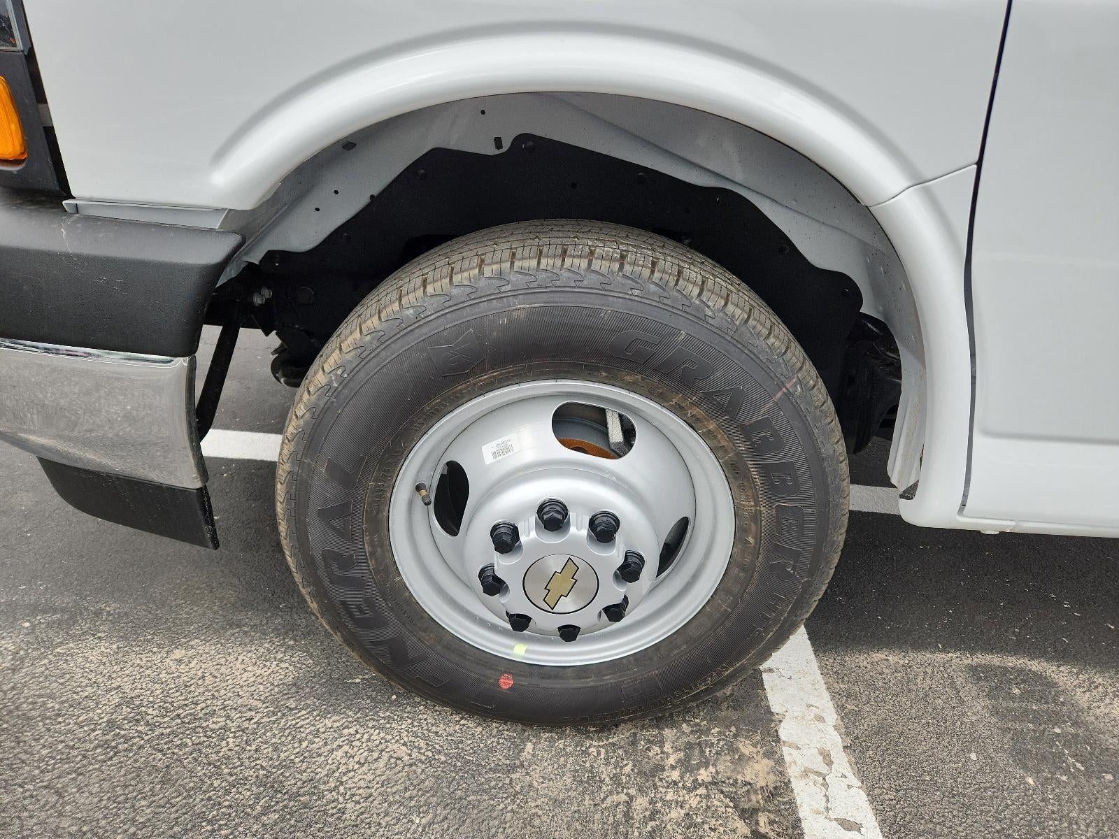 2025 Chevrolet Express Cutaway 4500 Base