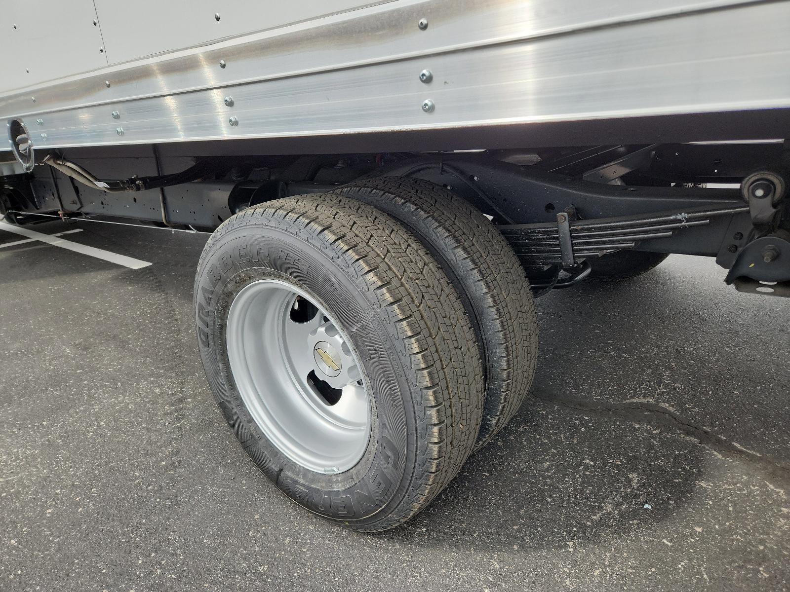 2025 Chevrolet Express Cutaway 4500 Base