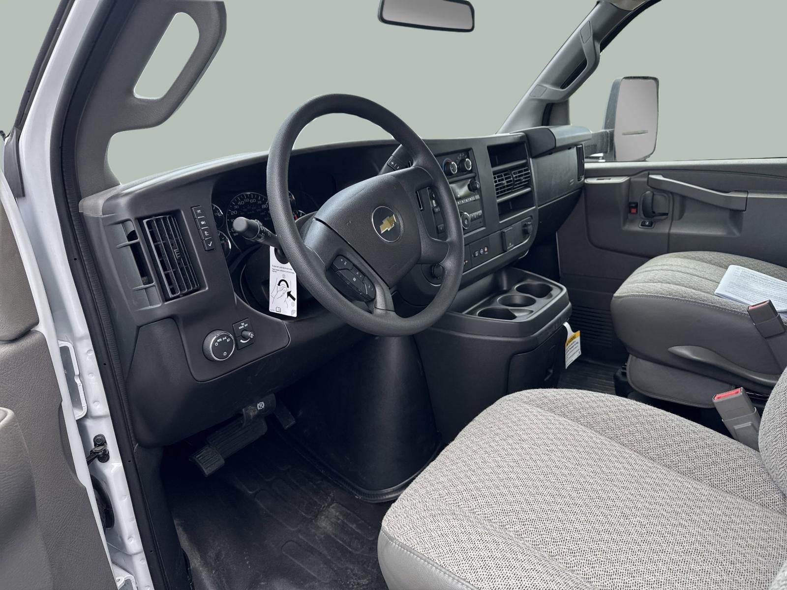 2025 Chevrolet Express Cutaway 4500 Base