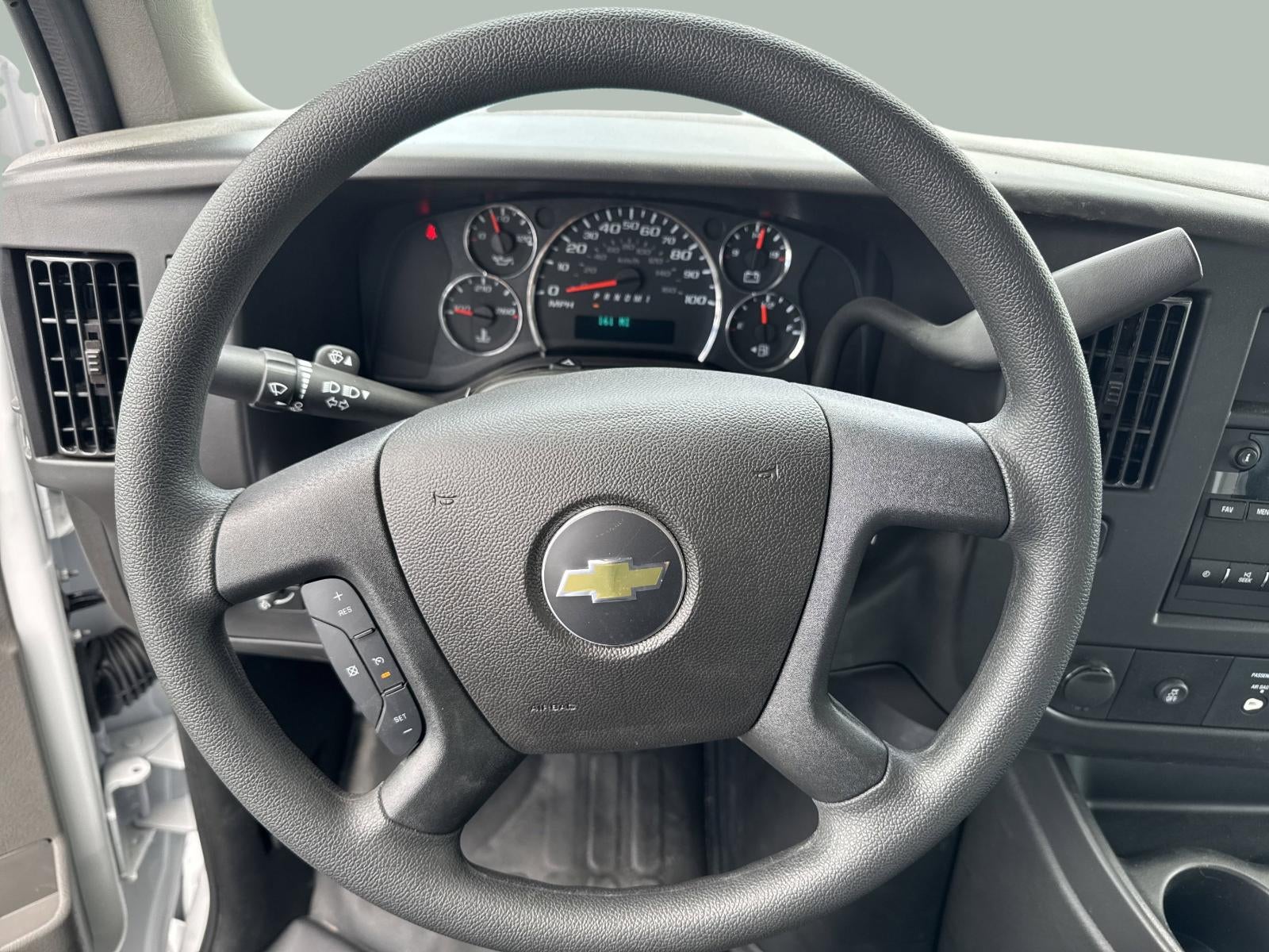 2025 Chevrolet Express Cutaway 4500 Base