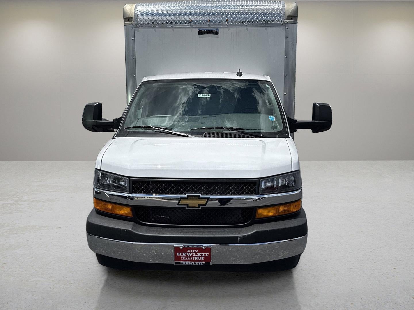 2025 Chevrolet Express Cutaway 4500 Base