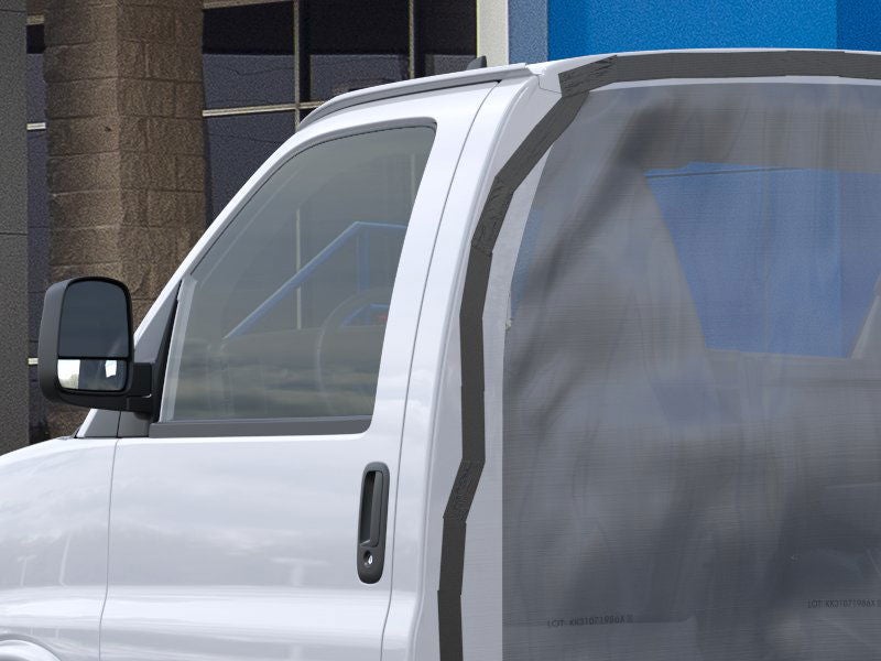 2025 Chevrolet Express Cutaway 4500 Base