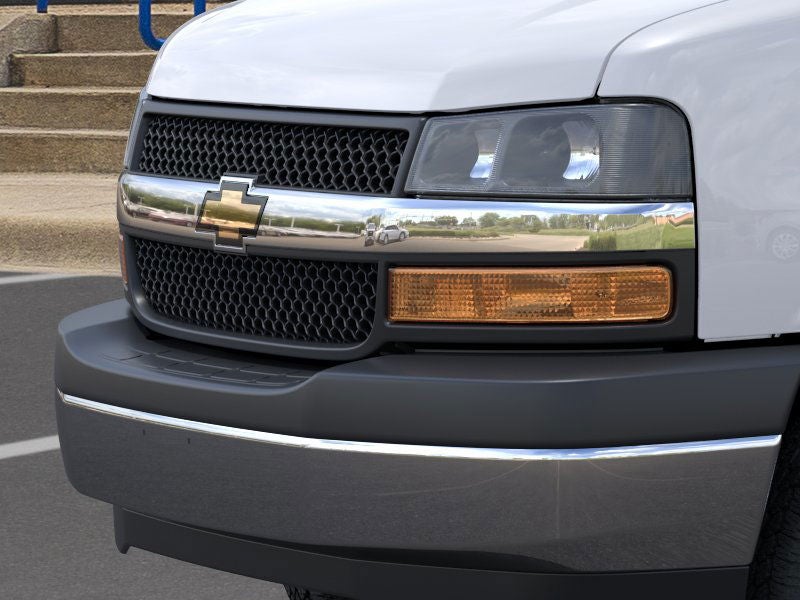 2025 Chevrolet Express Cutaway 4500 Base