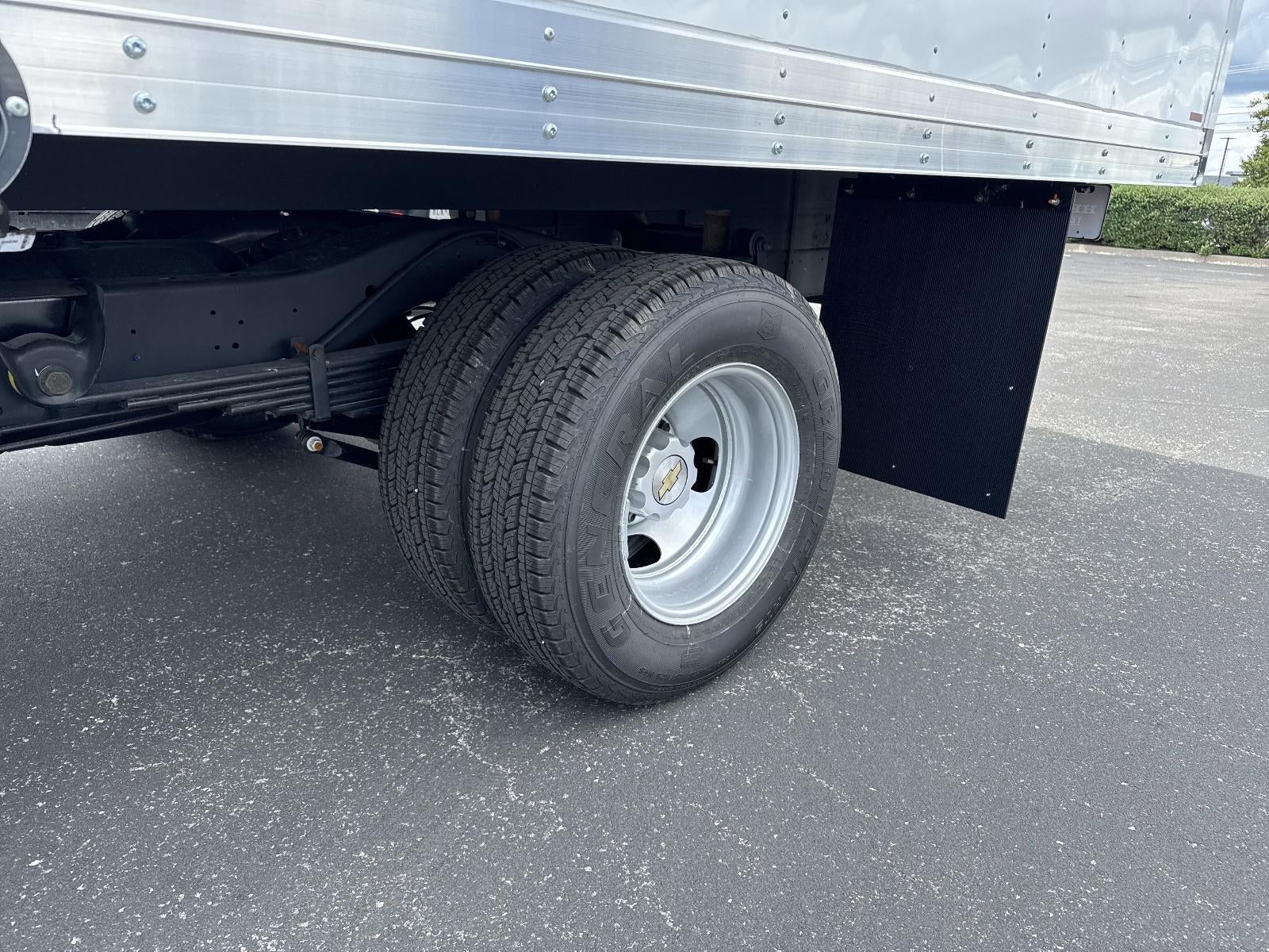 2025 Chevrolet Express Cutaway 4500 Base