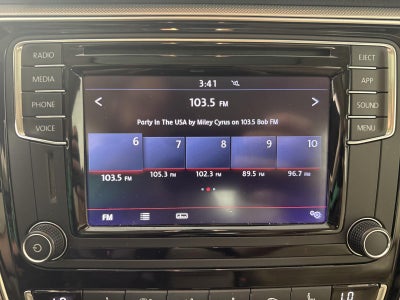 2018 Volkswagen Passat 2.0T SE