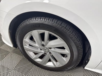 2018 Volkswagen Passat 2.0T SE