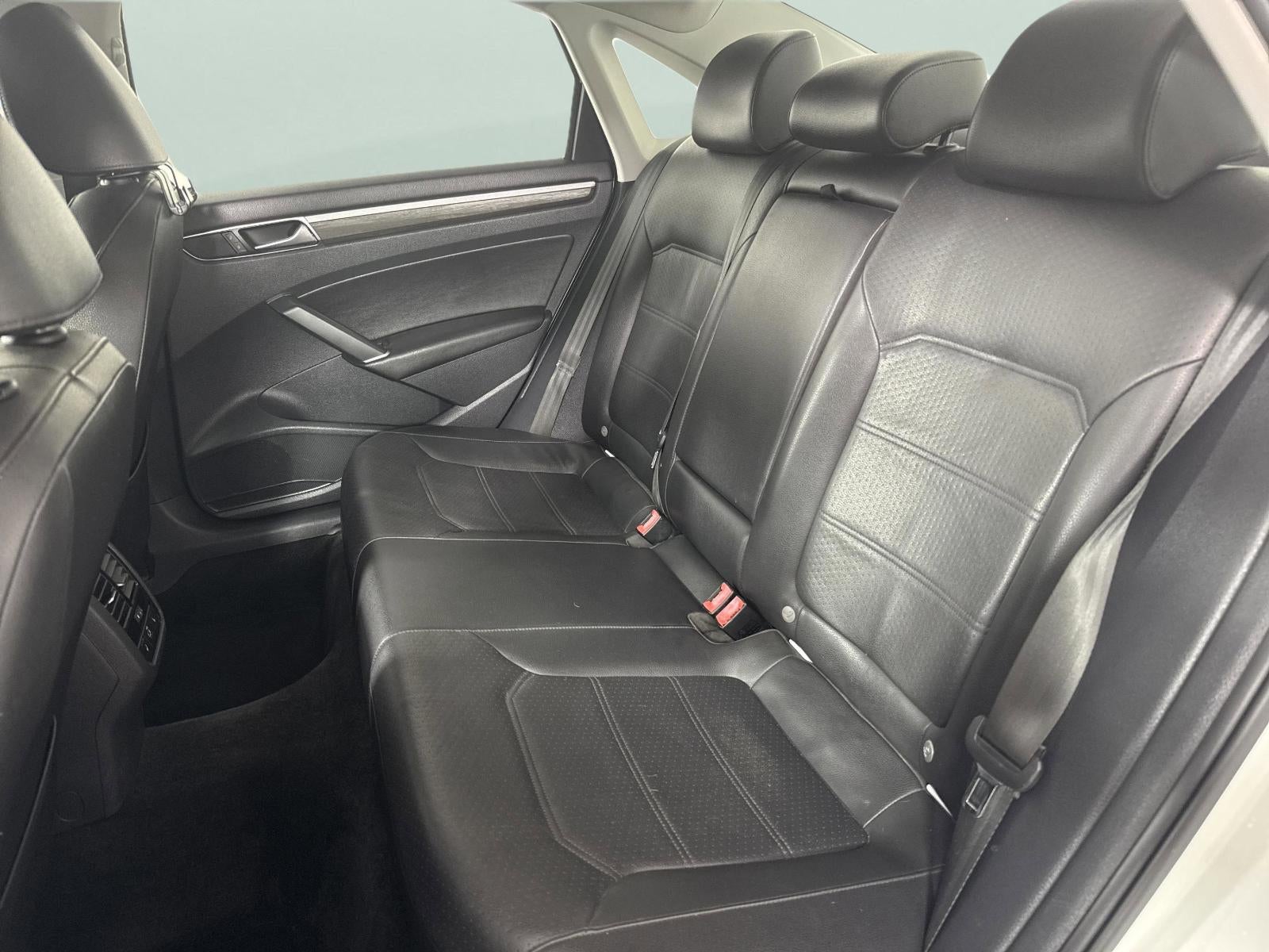 2016 Volkswagen Passat 1.8T SE