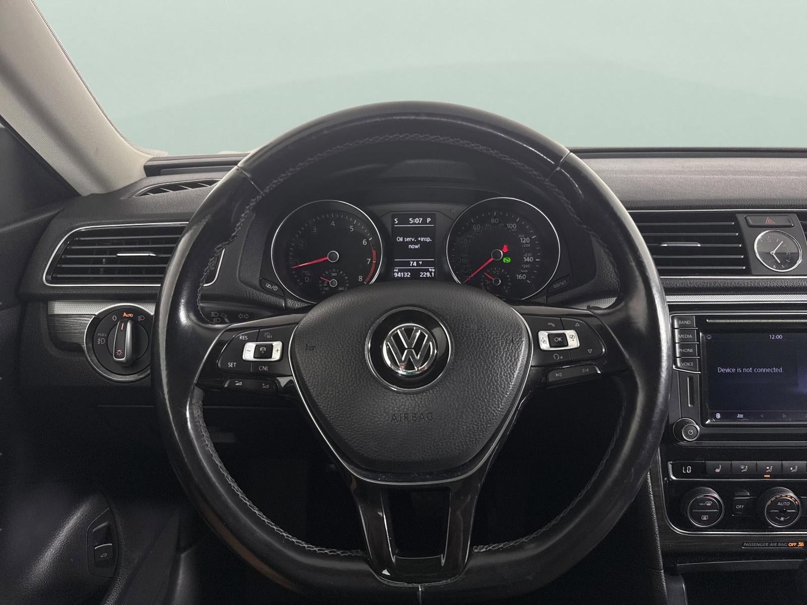 2016 Volkswagen Passat 1.8T SE