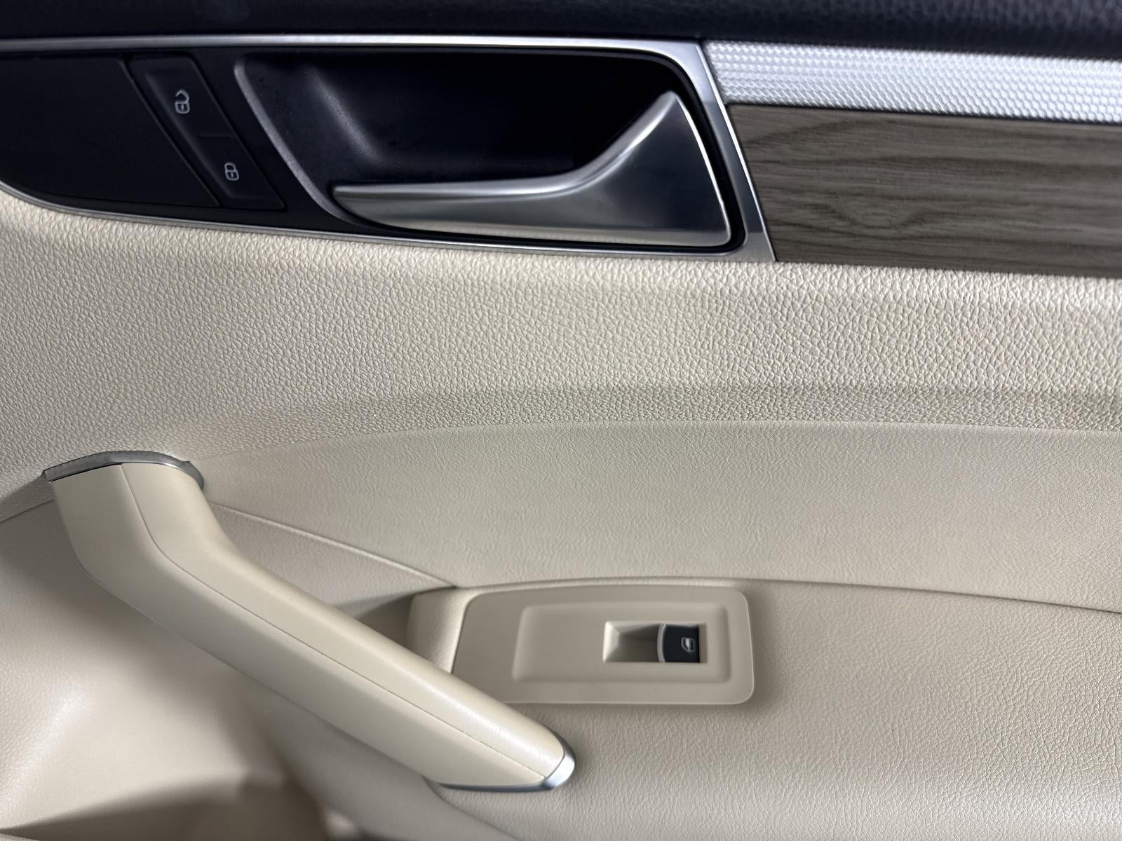 2017 Volkswagen Passat 1.8T SEL Premium