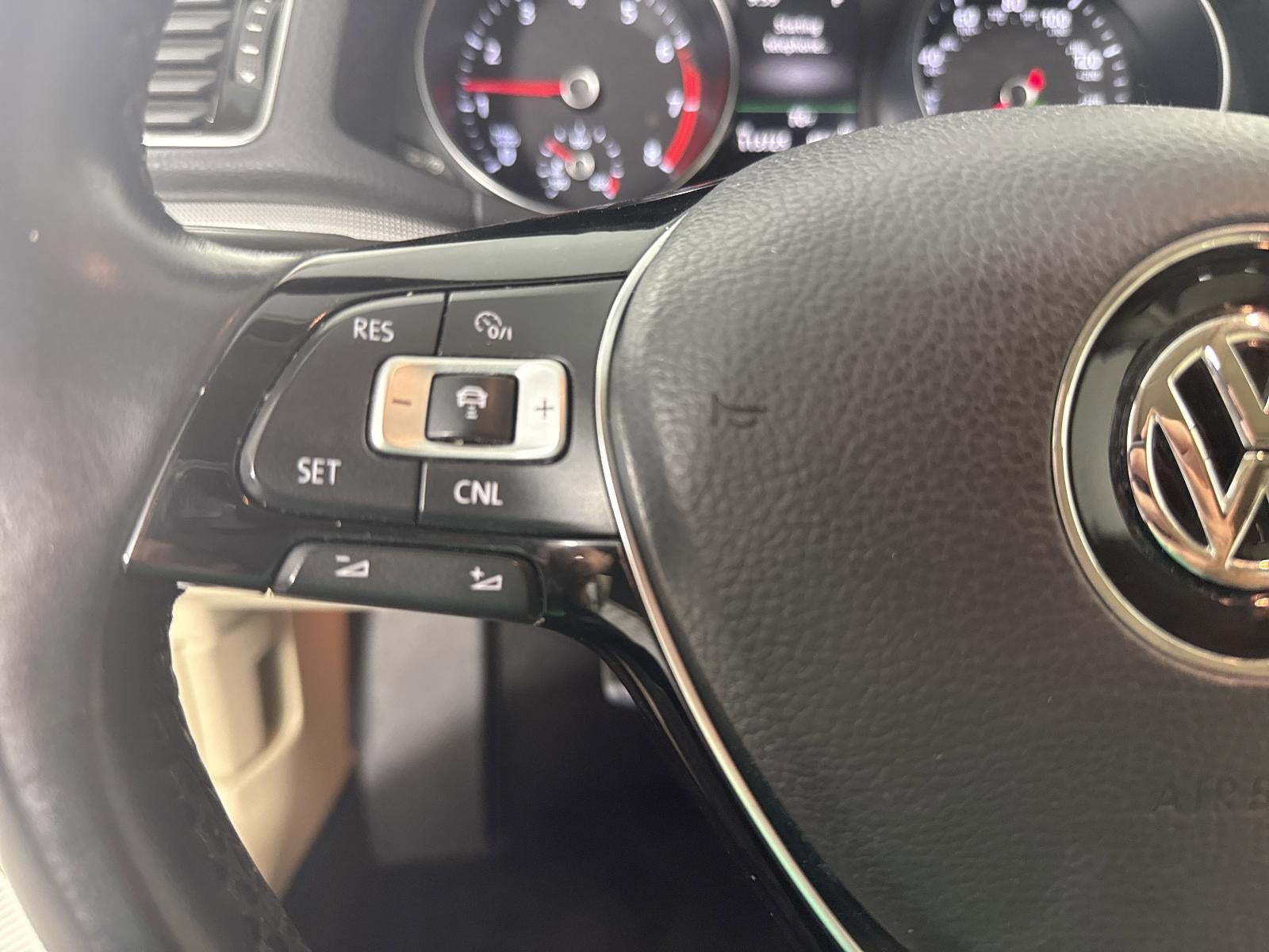 2017 Volkswagen Passat 1.8T SEL Premium