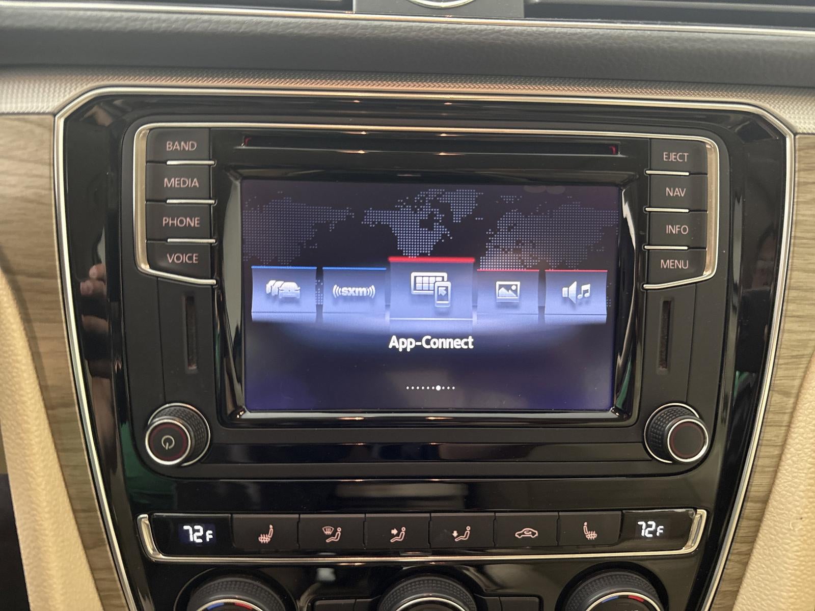 2017 Volkswagen Passat 1.8T SEL Premium