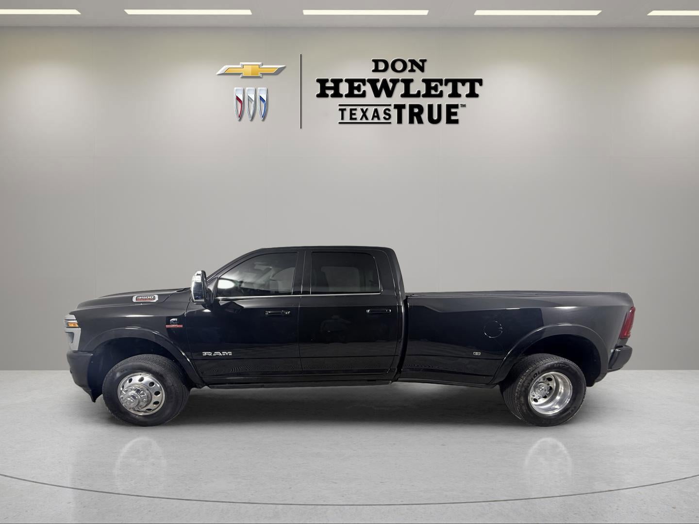 2025 RAM 3500 Limited Longhorn Crew Cab 4x4 8' Box