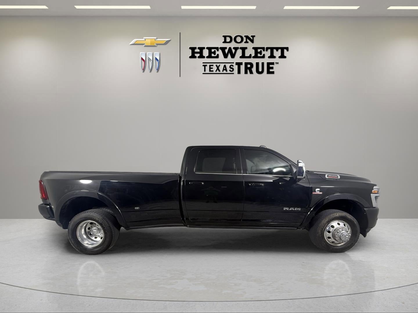 2025 RAM 3500 Limited Longhorn Crew Cab 4x4 8' Box