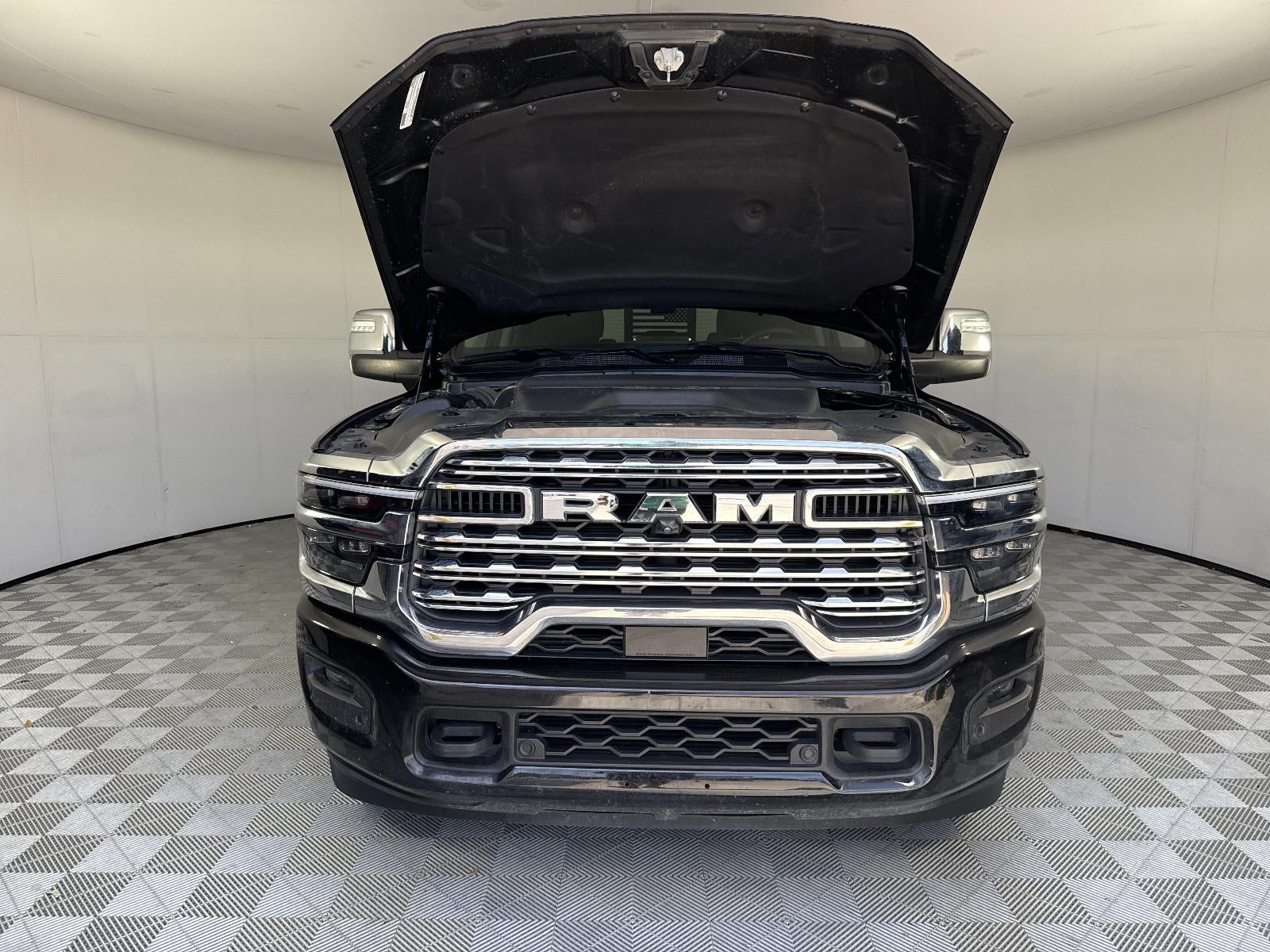 2025 RAM 3500 Limited Longhorn Crew Cab 4x4 8' Box