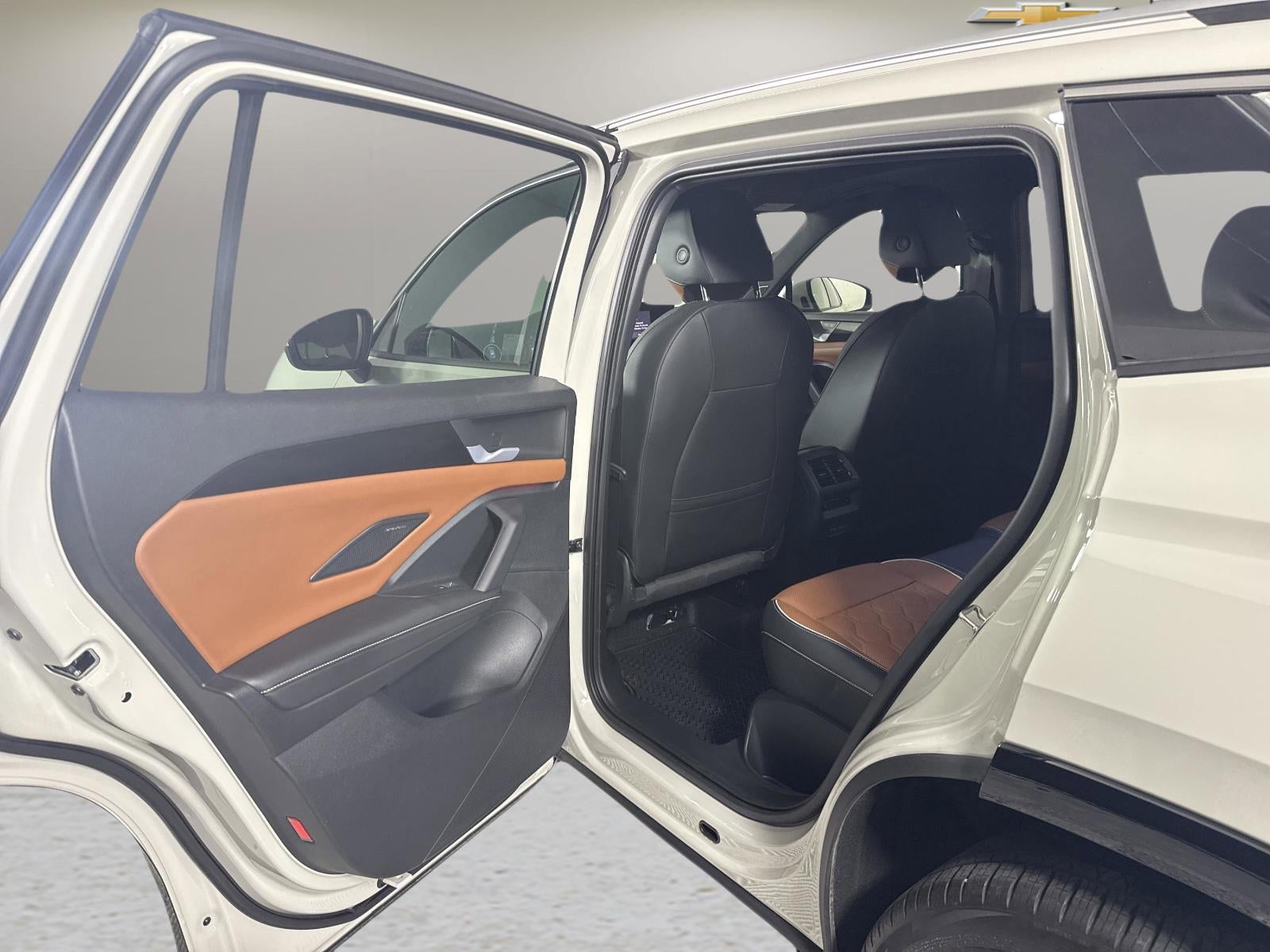 2025 Volkswagen Tiguan SEL R-Line