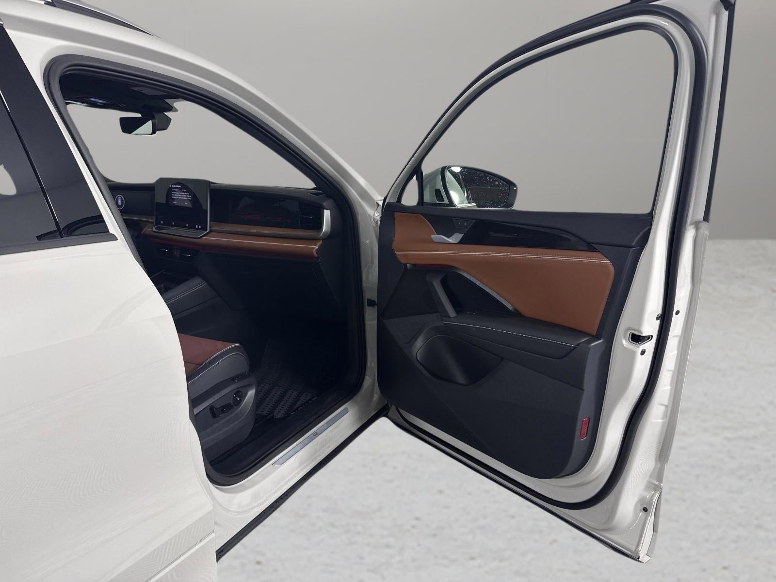 2025 Volkswagen Tiguan SEL R-Line