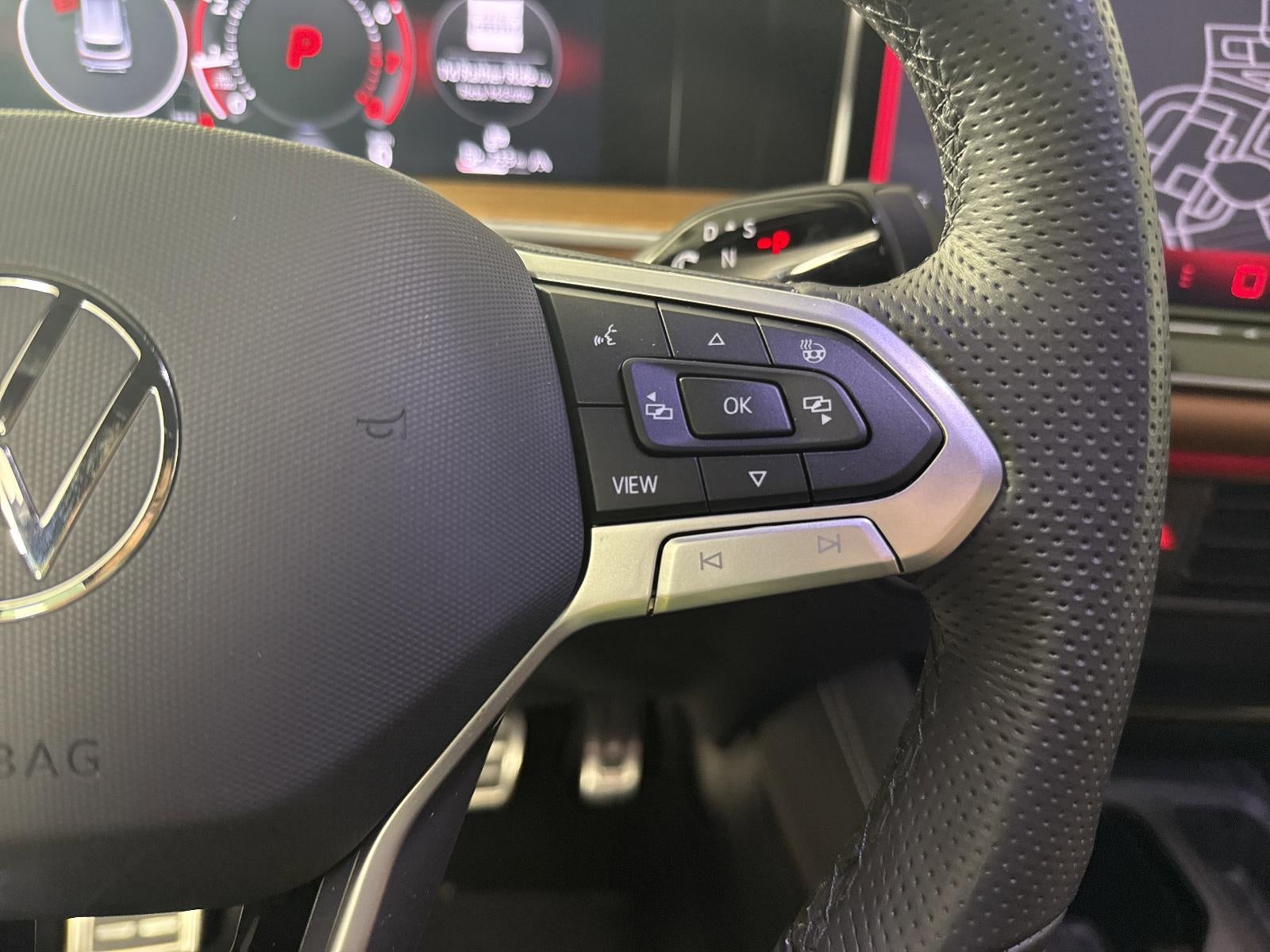 2025 Volkswagen Tiguan SEL R-Line